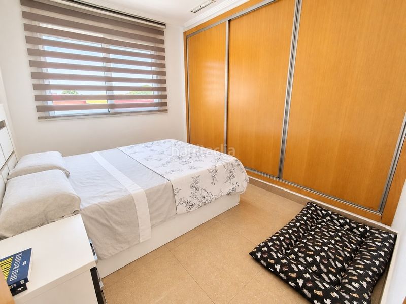 Foto b9d3289f-fa9f-4e33-825c-479c181e5b8e. Casa a schiera con parcheggio in Bellreguard
