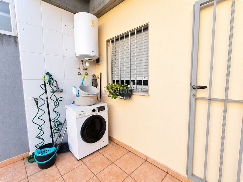 Foto f4bb4b21-85a4-4dc7-a688-f6885ba90297. Casa a schiera con parcheggio in Bellreguard