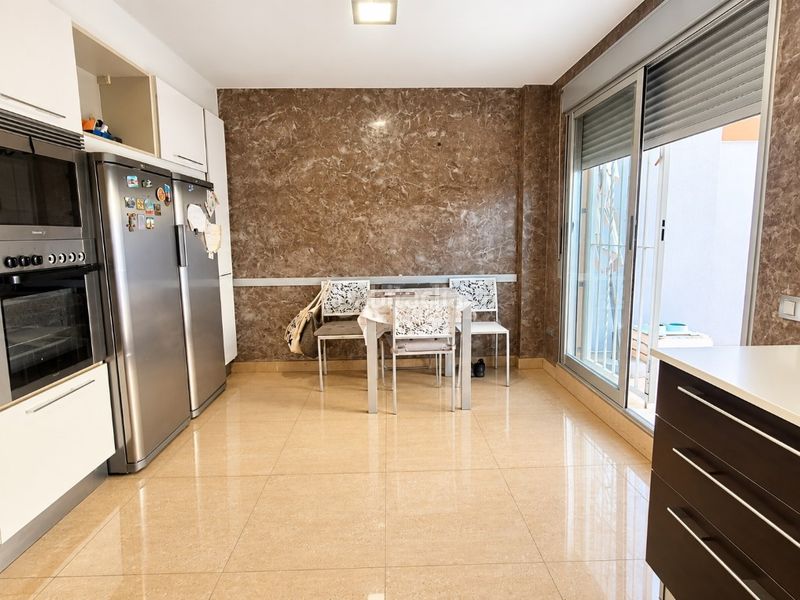 Foto f5a5e3f1-06a7-4a5b-b05b-808d1f2e9471. Casa a schiera con parcheggio in Bellreguard