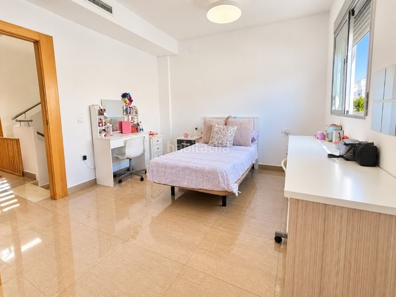 Foto fd2e15e9-9e47-474f-a65d-6ed9b445186e. Casa a schiera con parcheggio in Bellreguard