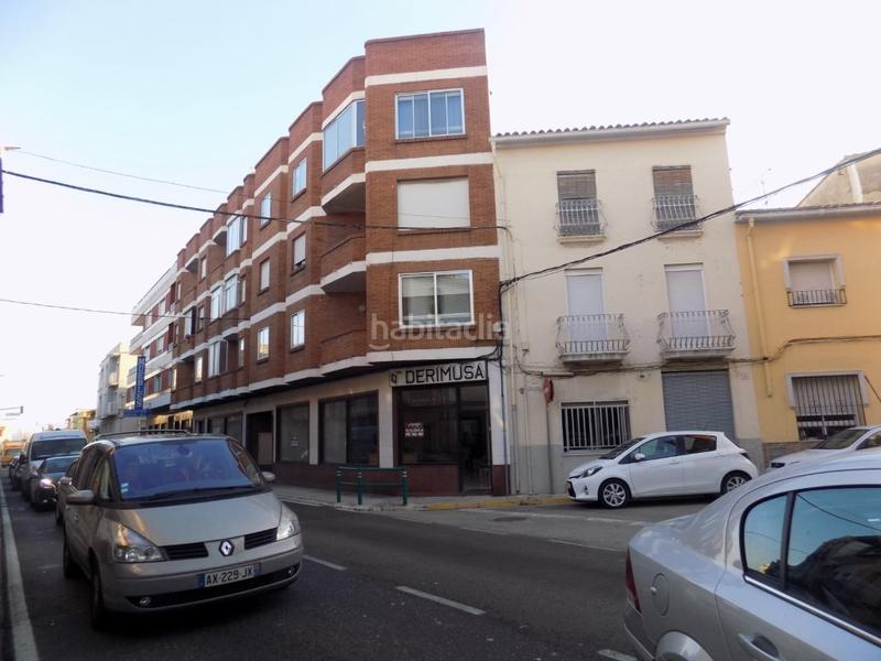 Foto 5c69a9bf-8dae-42d0-af25-453771e5fb4c. Alquiler local comercial en cra d'alacant 41 local comercial máxima visibilidad en Bellreguard