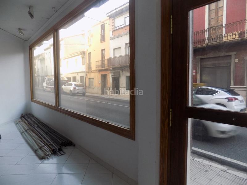 Foto f1f5b063-1f7e-4b81-8c71-cb39279d9b4d. Alquiler local comercial en cra d'alacant 41 local comercial máxima visibilidad en Bellreguard