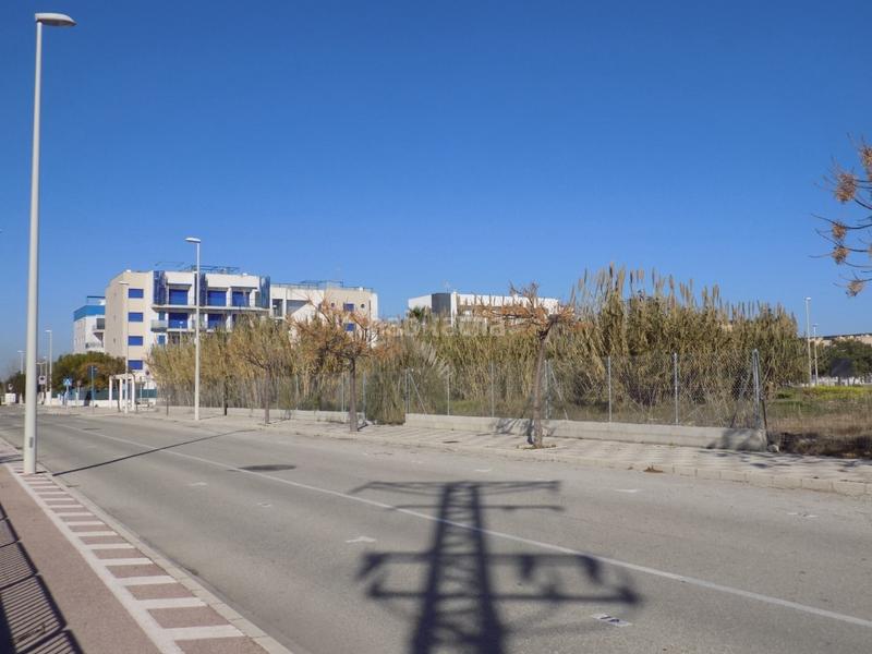 Foto 00f0c70f-53b4-44dd-8a4c-aef90a6da753. Wohngrundstück in ronda de les marjals in Bellreguard