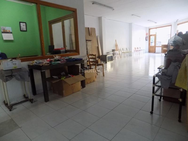 Foto b084d075-4301-4bf9-a0f0-1182041cfb79. Alquiler local comercial en carretera d'alacant 41 local comercial máxima visibilidad en Bellreguard