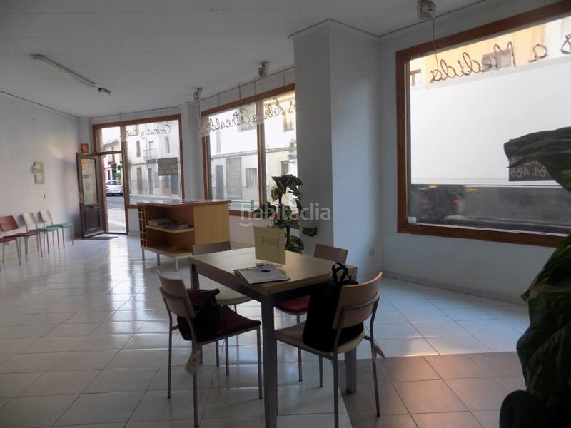 Foto c9eb3253-cb06-425d-80c5-6728b29d28eb. Alquiler local comercial en carretera d'alacant 41 local comercial máxima visibilidad en Bellreguard