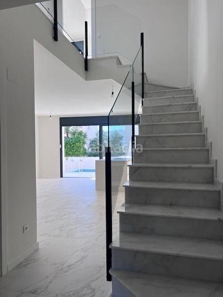Foto 38b2d43e-be20-4cb5-b38e-f737983b1a57. Casa aparellada amb calefacció aparcament piscina a Cambrils
