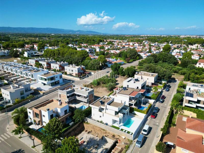 Foto f9fba3d0-e8b5-44e0-9abf-5bb28610f1cc. Casa aparellada amb calefacció aparcament piscina a Cambrils