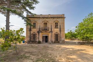 Country house in Mestral