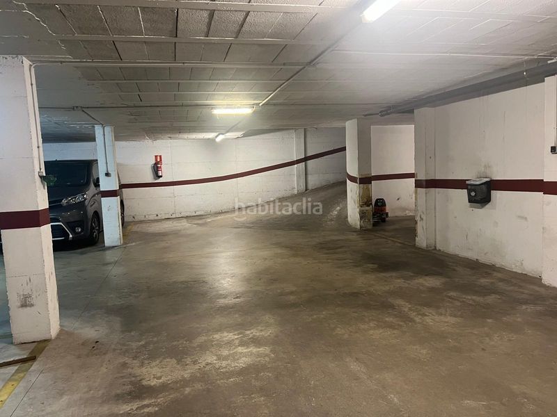 Foto 4fa45de6-c57d-4385-a90f-2074fec44359. Aparcament cotxe a Mestral Reus