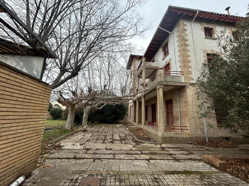 Foto 56c2ec29-843a-4bb7-ab42-8c57ef9c5bb1. Chalet con piscina in Peralta