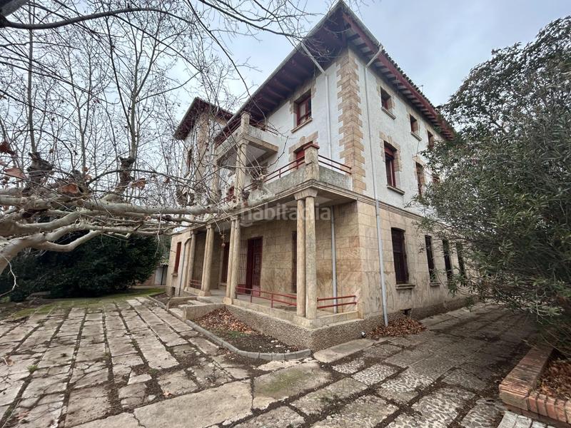 Foto 59cc90b0-dd9d-486a-b37f-b2ecd88b2742. Chalet con piscina in Peralta