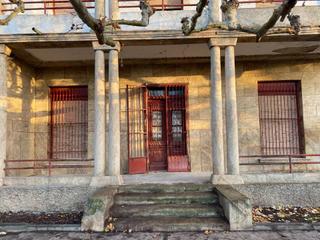 Xalet a Peralta. Casa palacio con parcela de 4500 m2 en peralta