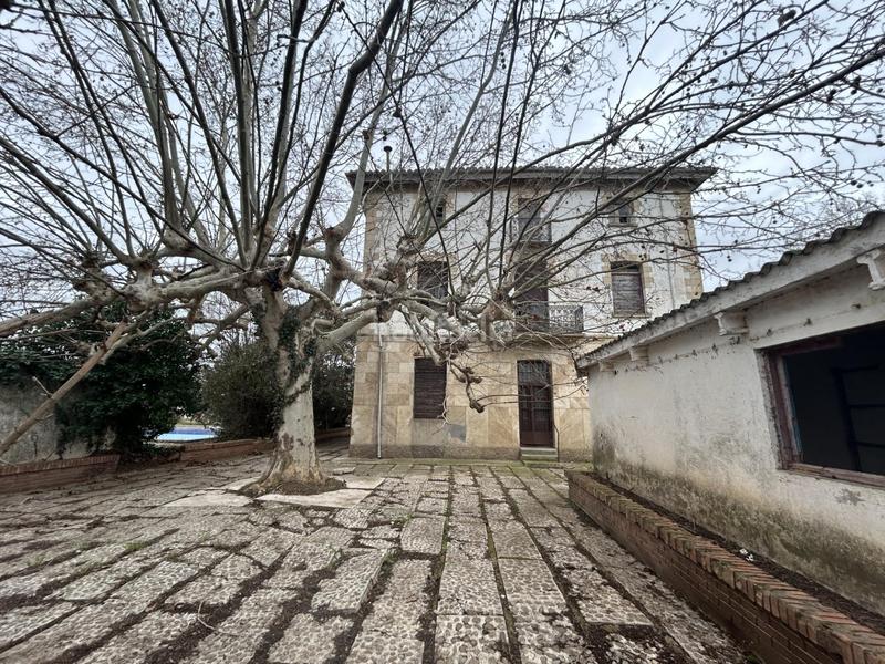 Foto 6dd03c8d-f711-4b39-869b-43f996a69d3b. Chalet con piscina in Peralta