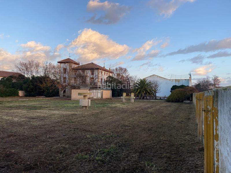 Foto a860b3ed-0c7f-4c6a-93be-a0af489ea384. Chalet con piscina in Peralta