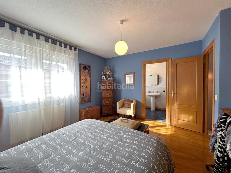 Foto 7f8497db-7ac4-48cd-9592-6ae7d39dbca1. Casa adossada amb calefacció aparcament a Olaz Egüés