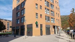 Oficina a Chantrea. Local comercial en pamplona