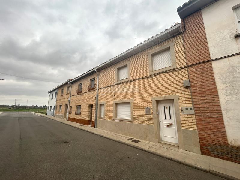 Foto 1eb835c6-7911-4471-92e9-7f8372ced309. Casa adossada amb calefacció a Castejón