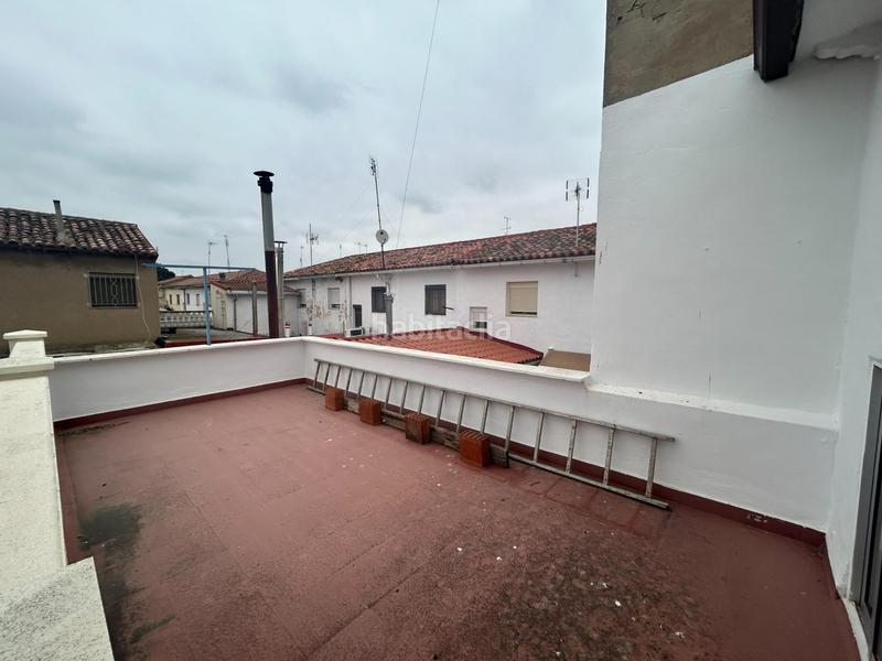 Foto 8621d96a-6dd8-47b1-a5e3-e42fdc8c1fc8. Casa adossada amb calefacció a Castejón