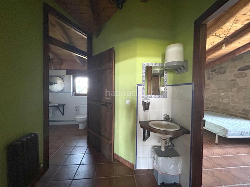 Foto f841acbe-9ccd-4460-b214-c3c6ae1e2065. Locale commerciale in Pitillas