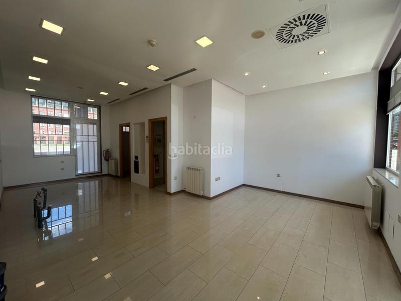 Foto f52ad42b-6a4d-49e8-a37e-b63f0af4979f. Local commercial dans San Jorge Pamplona / Iruña