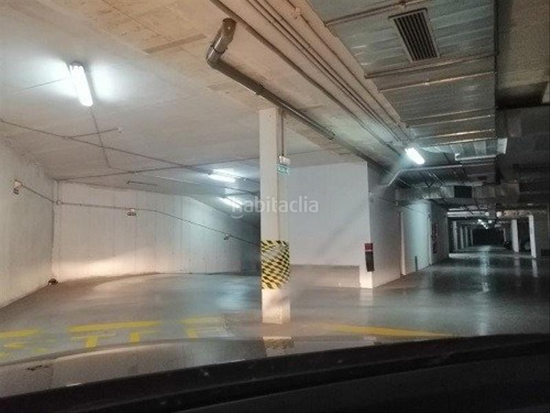 Foto 0a8ae88a-92d5-4a28-ac84-e8cf70388d31. Aparcament cotxe a Beriáin