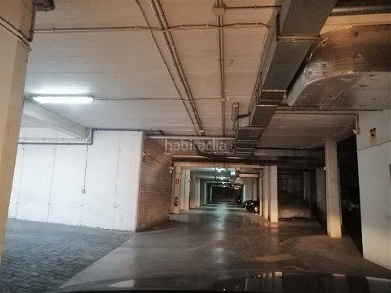 Foto f0a2e760-915b-4811-a05d-61899037ca01. Aparcament cotxe a Beriáin