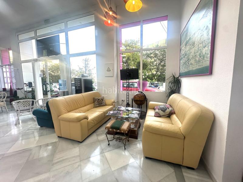 Foto bf0ed32b-8a37-4a94-82c1-b682ad6d8973. Alquiler oficina en loma de los riscos 2 oficina en alquiler en centro, 1 dormitorio. en Torremolinos