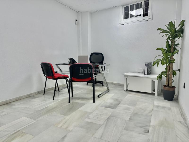 Foto f6d2ada4-9cf0-4b18-9b3b-6cab348248cb. Alquiler oficina en loma de los riscos 2 oficina en alquiler en centro, 1 dormitorio. en Torremolinos