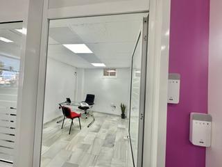 Lloguer Oficina a Loma de los riscos 2. Oficina en alquiler en centro, 1 dormitorio.