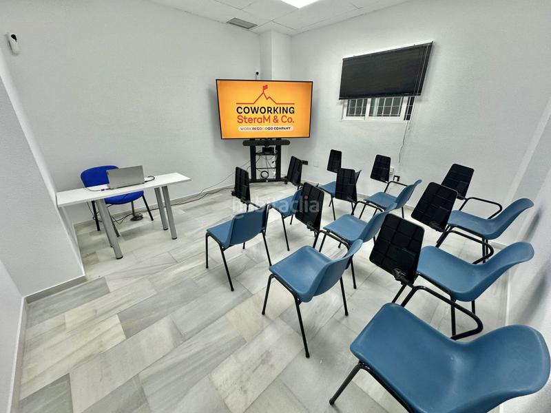 Foto f59d1684-6472-4922-8f30-6c81d0b02ed1. Alquiler local comercial local com. en alquiler en centro, 1 despacho. en Torremolinos