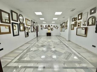 Rent Business premise en Calvario. Local com. en alquiler en centro, 1 despacho.