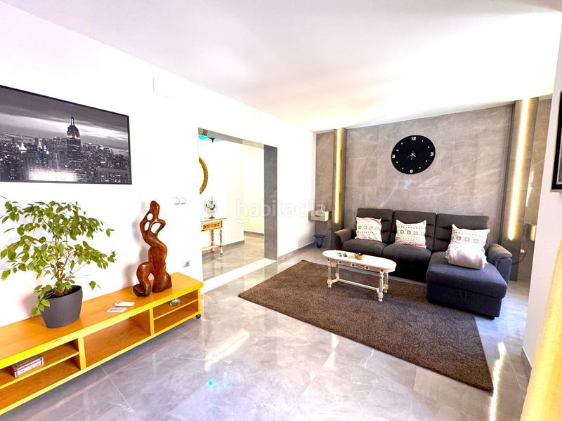 Foto ca7812fb-392c-4d0f-a5ea-ae3ff460e77d. Piso  en venta , 2 dormitorios. en Calvario Torremolinos