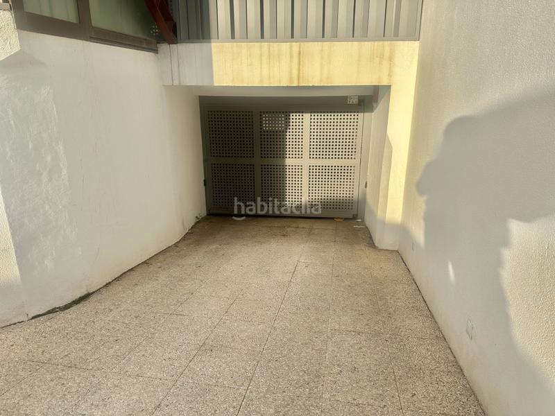 Foto 9df9449c-bf78-4aa5-a064-8b2d55733e33. Parking coche en ramos puente 2 garaje en venta en centro. en Torremolinos