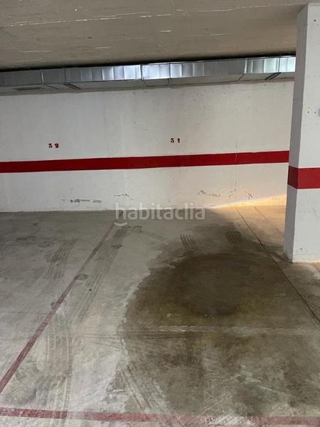 Foto bf3b7e3d-4cd5-4d62-b215-5af916608bcc. Parking coche en ramos puente 2 garaje en venta en centro. en Torremolinos