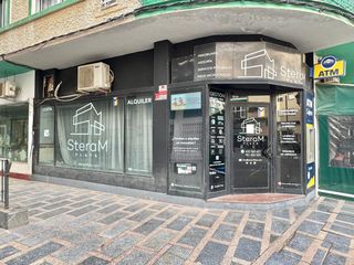 Lloguer Local Comercial a Pizarro 7. Local com. en alquiler en centro, 1 despacho.