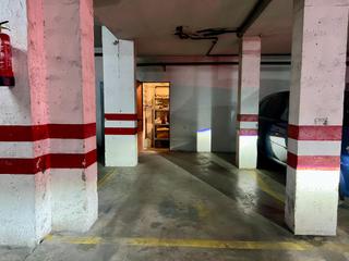 Rent Car parking  Avenida guerrita