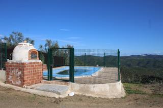 Masia a Alcaracejos. Magnifico olivar con casa, cochera para aperos y piscina entre v