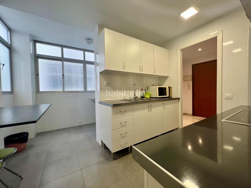 Foto 7046e2dd-0bd2-42e1-bf20-531bd37d8348. Piso amplio piso a solo 450 metros de la playa en Fuengirola