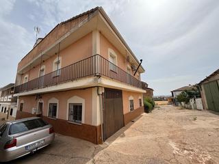 Maison  Calle de francia. Amplia casa de 342 m con huerto, dos viviendas independientes y