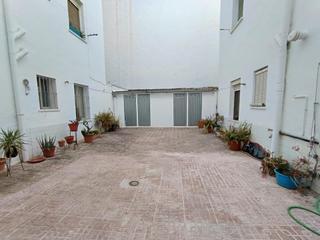 Planta baja en Ciudad Jardn - Zoco. Magnifico piso exterior  ideal como primera vivienda o como inve