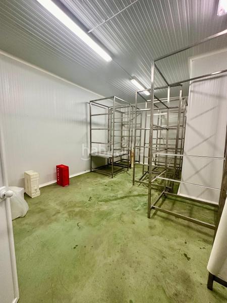 Foto 98b139b9-371d-40f4-ac76-5fdaba816464. Nave industrial amplia nave industrial perfecta para su negocio en Fuente Obejuna