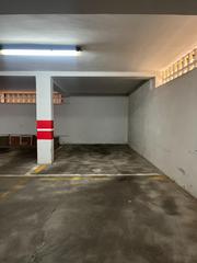 Aparcament cotxe a Santa Rosa - Valdeolleros. Cochera en venta