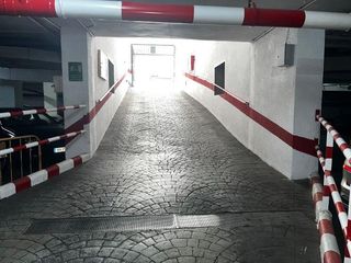 Posto auto in Calle don lope de los rios 13. D. amplia plaza de garaje junto av almogávares!!!