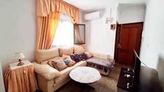 Flat in Sta. Marina - San Andrés - San Pablo - San Lorenzo. D.  vivienda junto a san lorenzo !!