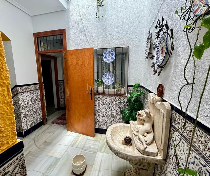Foto e51316d4-f549-47ed-8c72-3a98bebccacd. Casa a casco histórico - ribera - san basilio Córdoba
