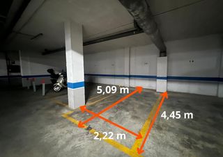 Parking coche  Avenida del aeropuerto 52. D. oportunidad! amplia plaza de garaje en zona quirón, córdoba