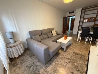 Flat in Avenida republica argentina 18. D. magnífico piso de 2 dormitorios con ascensor y trastero en av