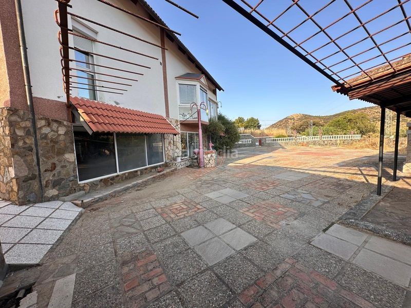Foto 1537c686-51bc-43c2-9600-370a24715f90. Casa amb aparcament a Belmez
