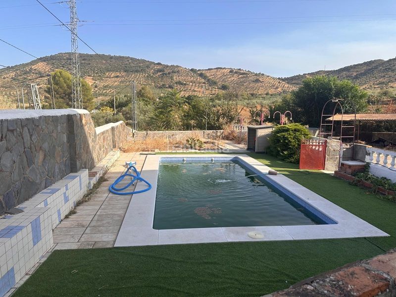 Foto 1d6a1718-dfb0-40ab-b0cd-bd0587f13661. Casa amb aparcament a Belmez