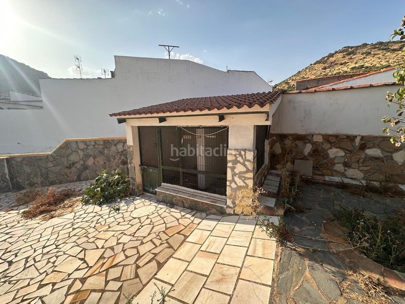 Foto 43ce9711-bbcb-4c37-91c1-1a5ca508ba8a. Casa amb aparcament a Belmez